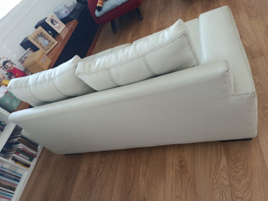 Sofá de dois lugares