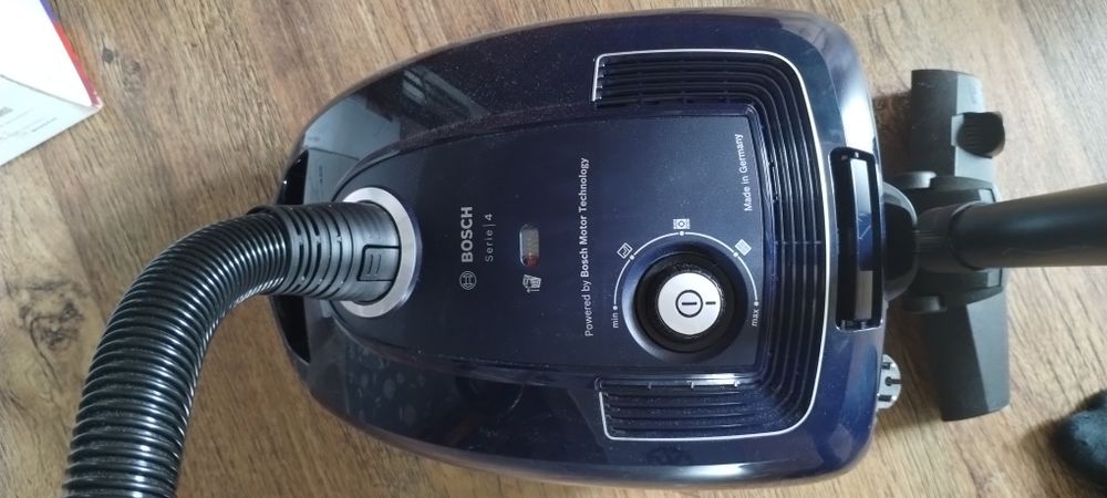 Odkurzacz Bosch BGL38BU1 Serie 4