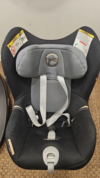 Fotelik Cybex Sirona i-size z bazą.