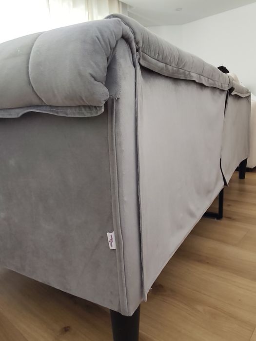 Sofá 3 Lugares em Veludo Cinzento – Elegante e em Excelente Estado