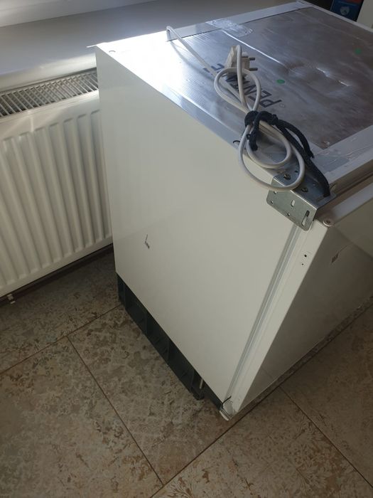 Mała Zamrażarka Electrolux LYB2AE82S
