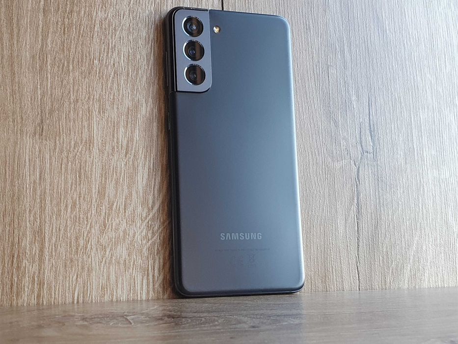 Samsung Galaxy S21 5G 8/128 Gb — це не просто смартфон, а ваш головний квиток у світ