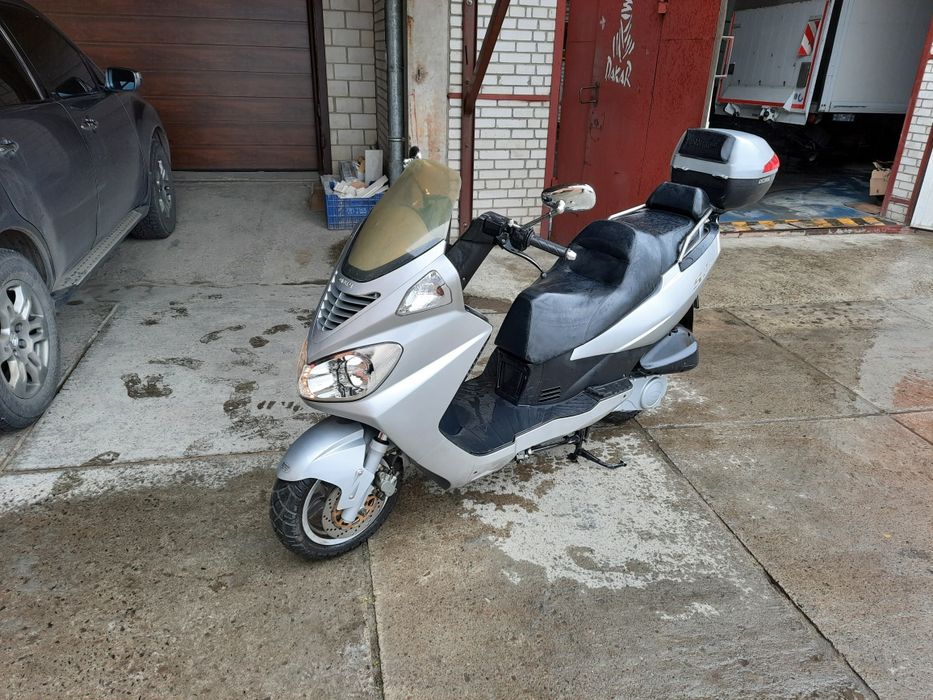 Maxi скутер Dealim S2 125