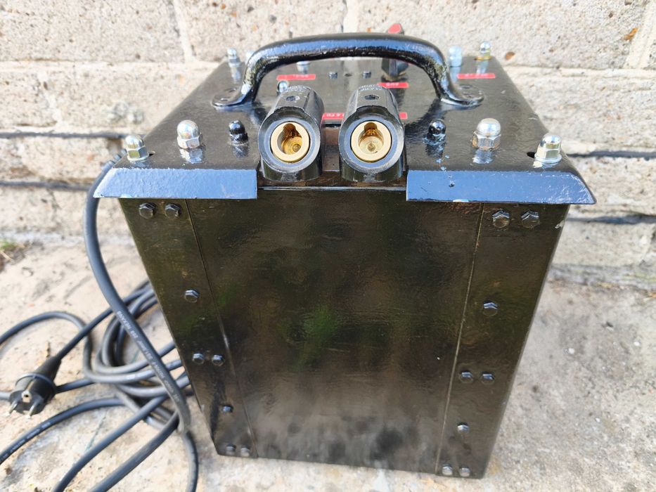 Spawarka transformatorowa 230V  przewody spawalnicze 8m Spawarka / transformator spawalniczy