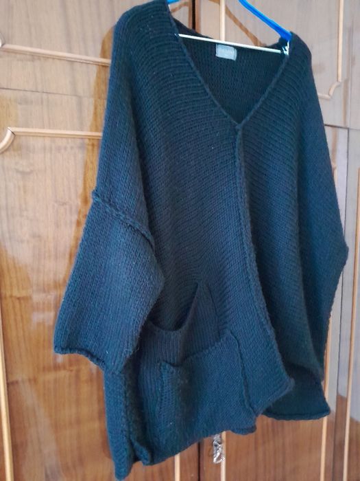 Продається фірмовий светр
