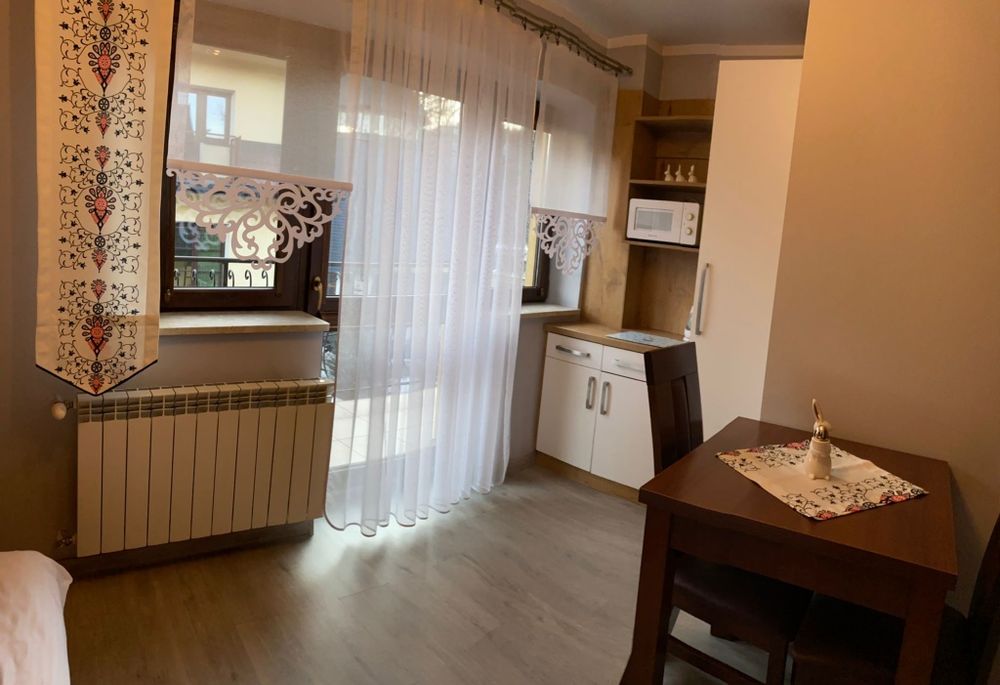 Wolne miejsca    300 m od dworca