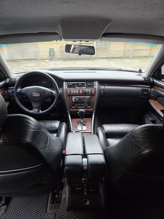 Audi A8 4.2 V8 газ/бенз quattro