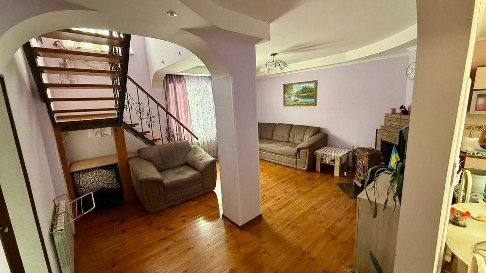 Продаж будинку м.Обухів м-н Дзюбівка