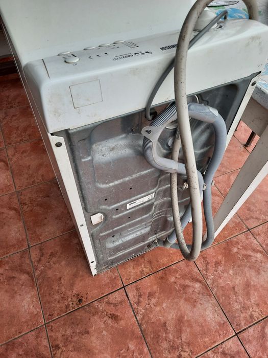 Пральна машинка zanussi