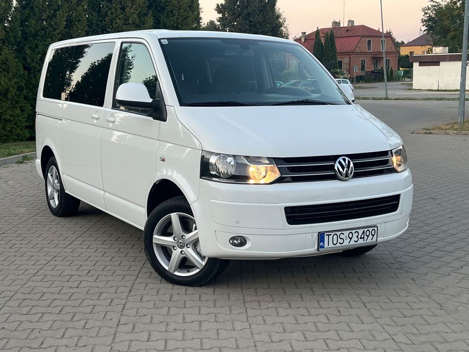 Volkswagen Caravelle DSG_4x4_9 miejsc_GWARANCJA_RATY_Klima 3 strefy_Alufelgi_ Bez wkladu