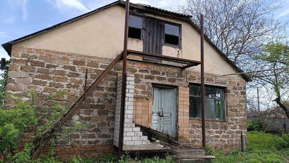Продам будинок з присадибною ділянкою