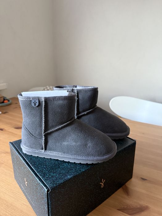 Зимові чоботи уггі