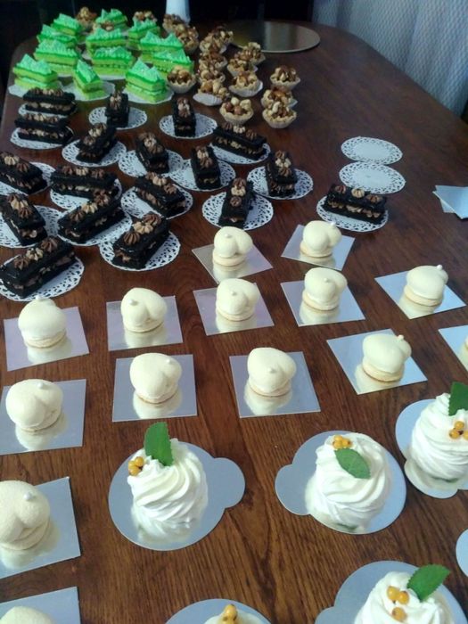 Десерти торти фуршет