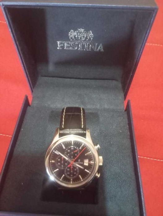 à venda:
relógio da marca FESTINA.