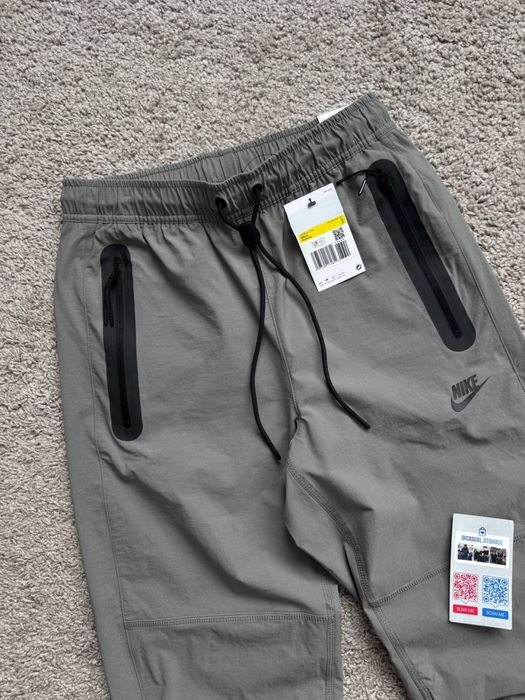 Нейлонові штани Nike Tech Fleece