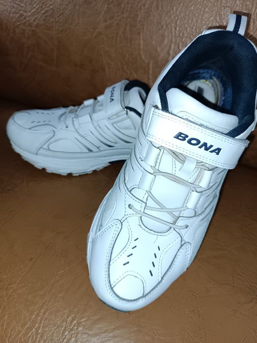 Кросівки жіночі шкіряні