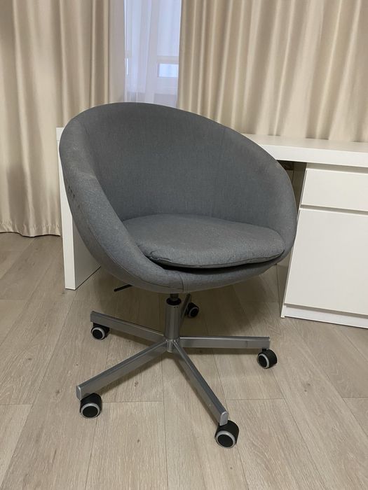 Крісло поворотне Ikea