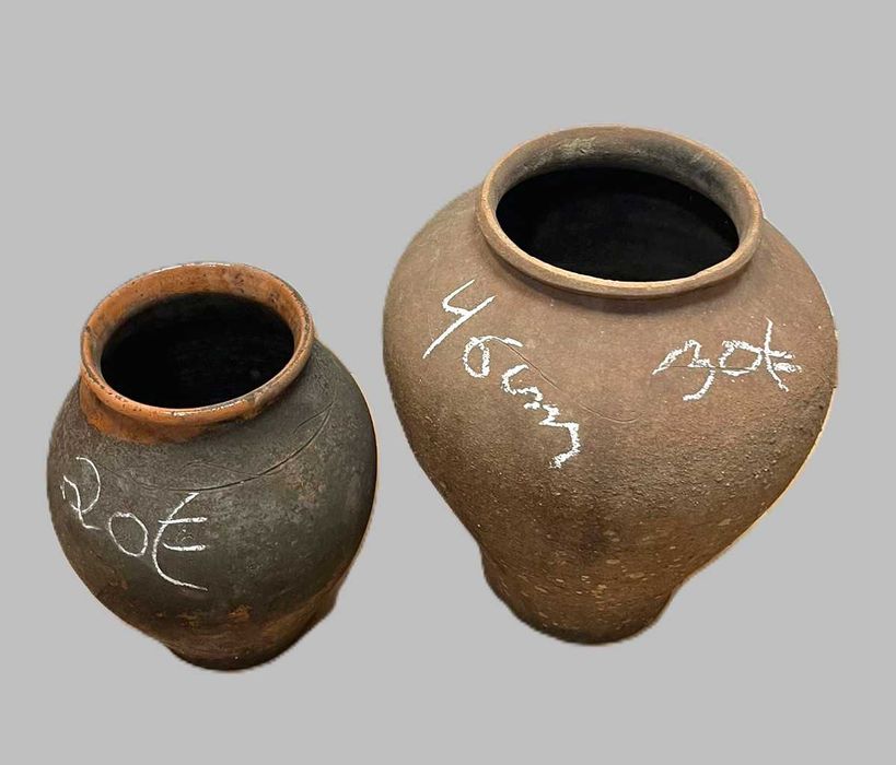 Talhas antigas em barro