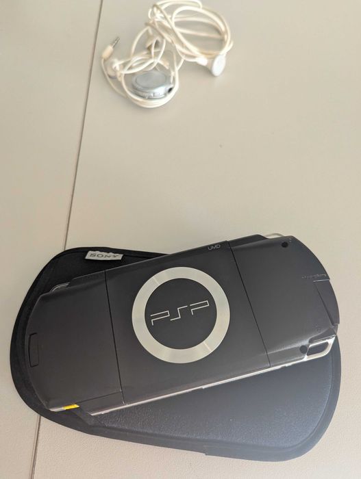 Sony PSP-3000 preta + bolsa, auriculares e clip