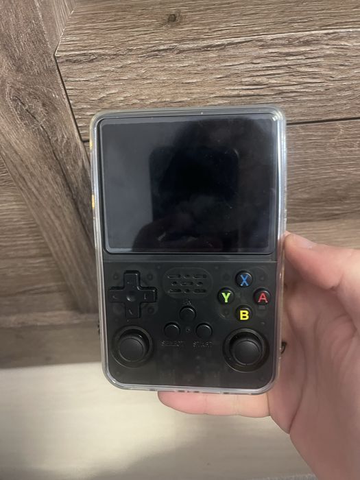 Consola R36S com 150000 jogos como novo