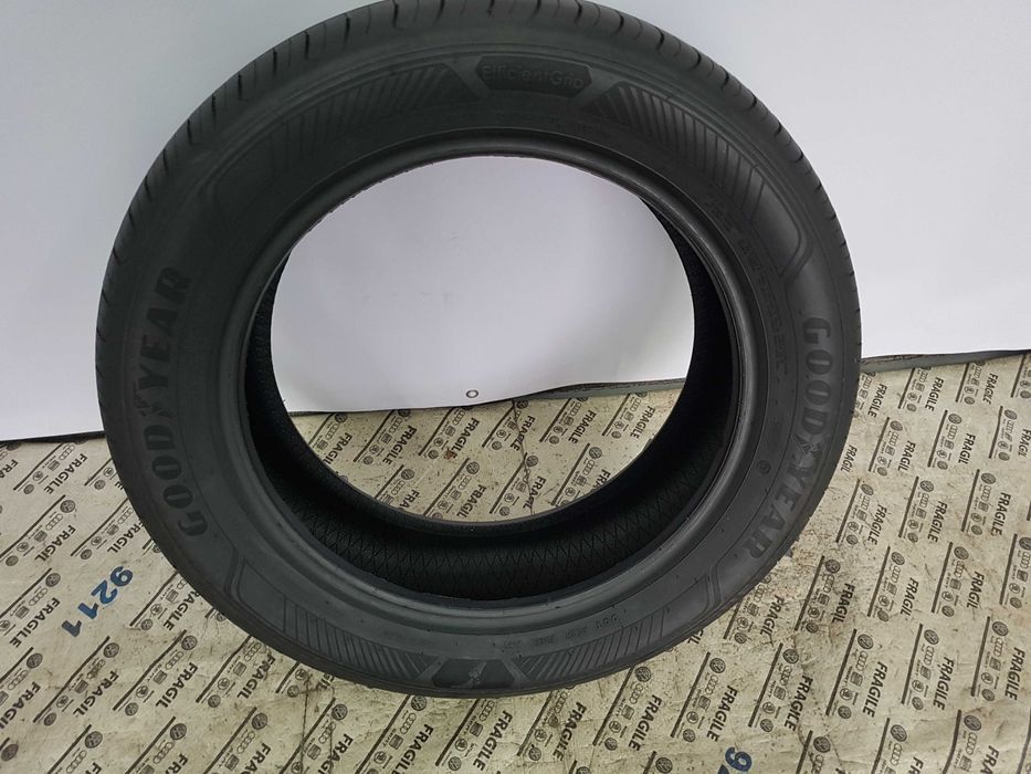 Opona Letnia Goodyear Efficient Grip 215/55R17  215/55/17