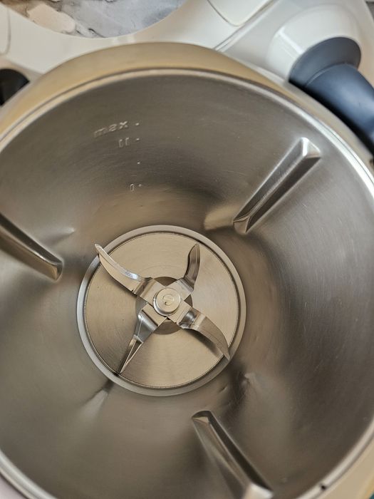 Thermomix TM 6 z akcesoriami i książkami