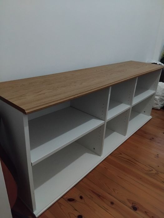 Móvel IKEA BESTÅ Branco com Tampo Efeito Carvalho (180 cm)