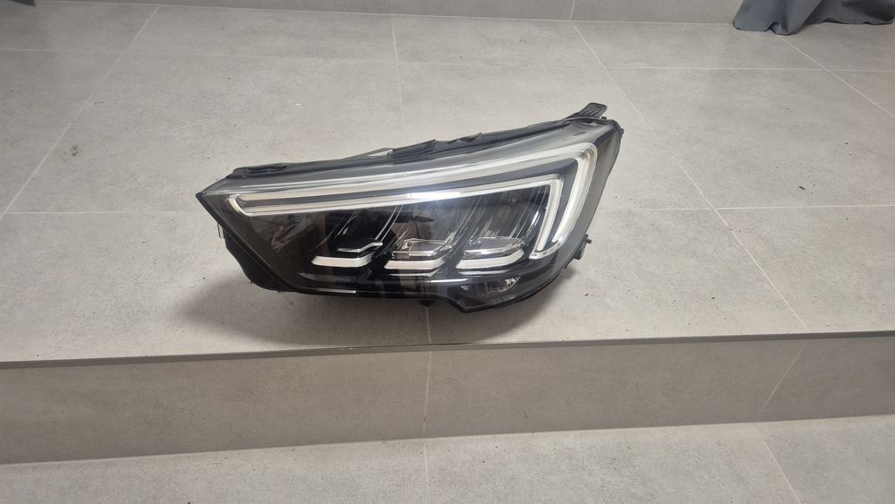 Lampa przednia Lewa OPEL CROSSLAND LED przed lift