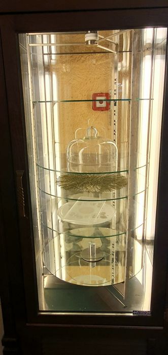 Witryna cukiernicza drewniana podświetlana obrotowa