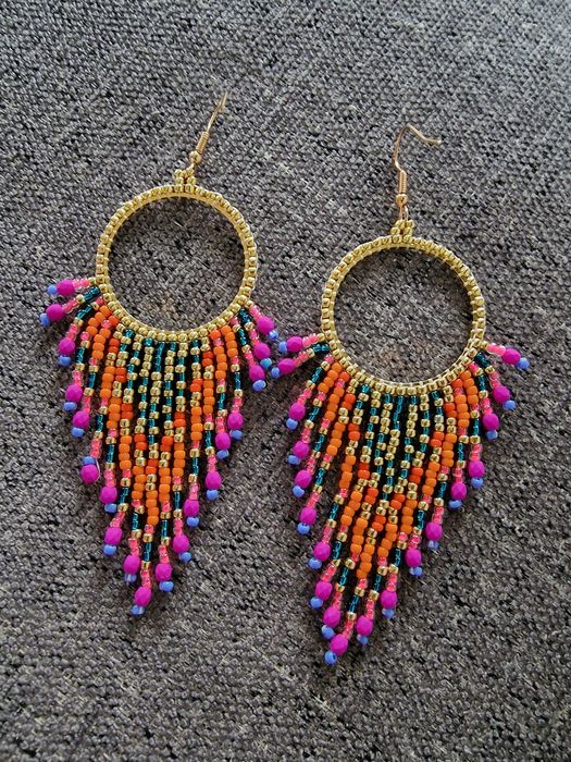 Kolorowe kolczyki z koralików Toho na bazie z koła