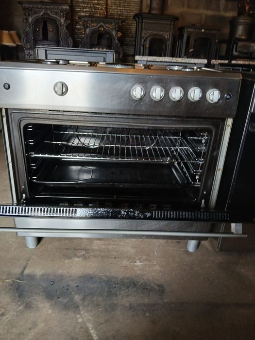 Vendo fogão a gás semi industrial impecável