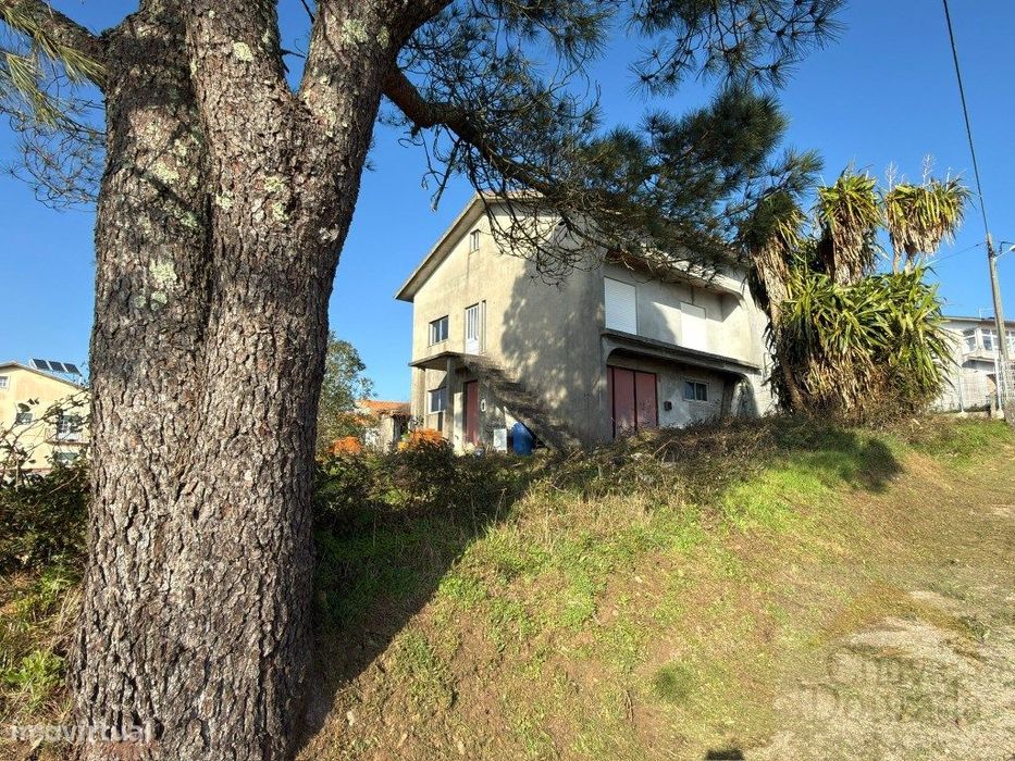 Moradia T3+1 com terreno - a 11km de Coimbra