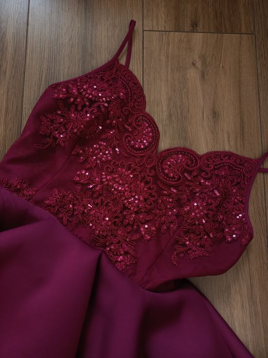 Sukienka midi elegancka