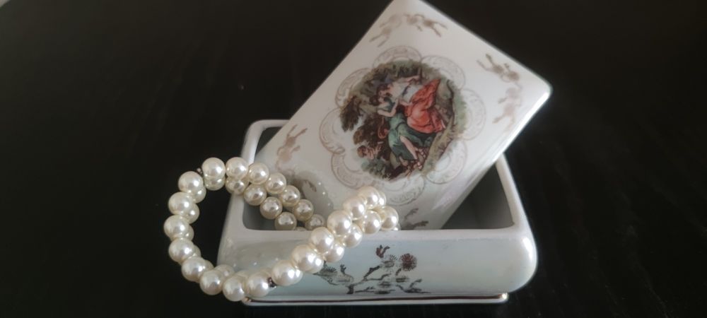 Шкатулка, ГДР Мадонна