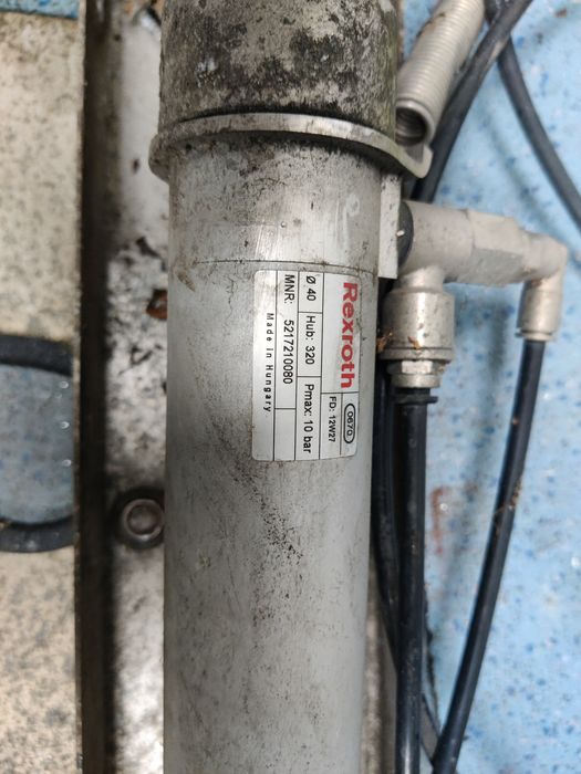 Siłownik pneumatyczny rexroth fi 40 hub 320