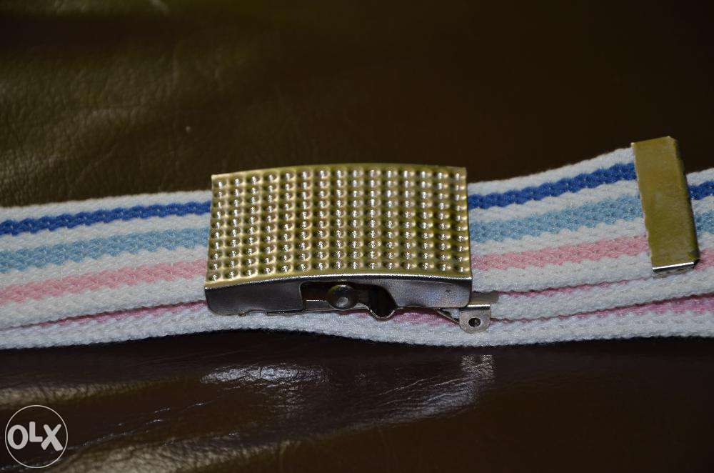 Nowy biało-różowo-niebieski pasek do spodni