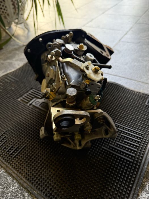 Bomba injetora renault clio 1900d totalmente reparada