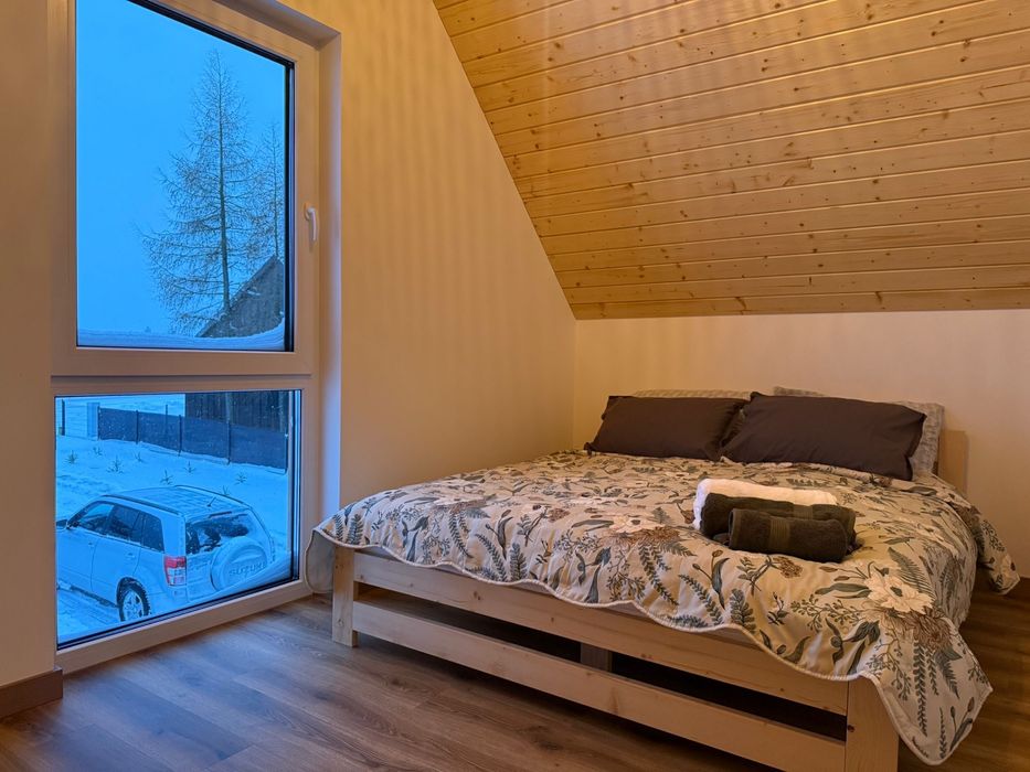 Oak House. Domek z balią w Serskim Lesie