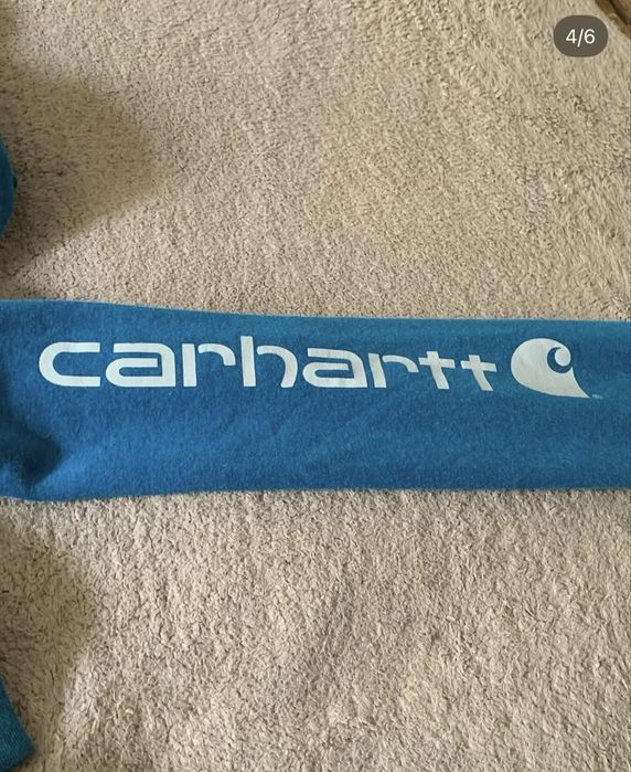 худі Carhartt.