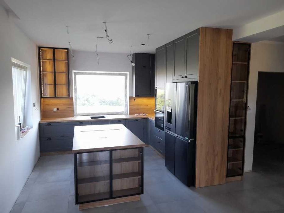 Lakierowanie frontów meblowych