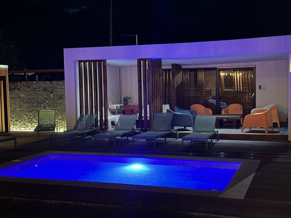 Budowa Basenów Ogrodowych | Sauny | Jacuzzi | Strefy Relaksu Ogrodzenia Premium-Vareon