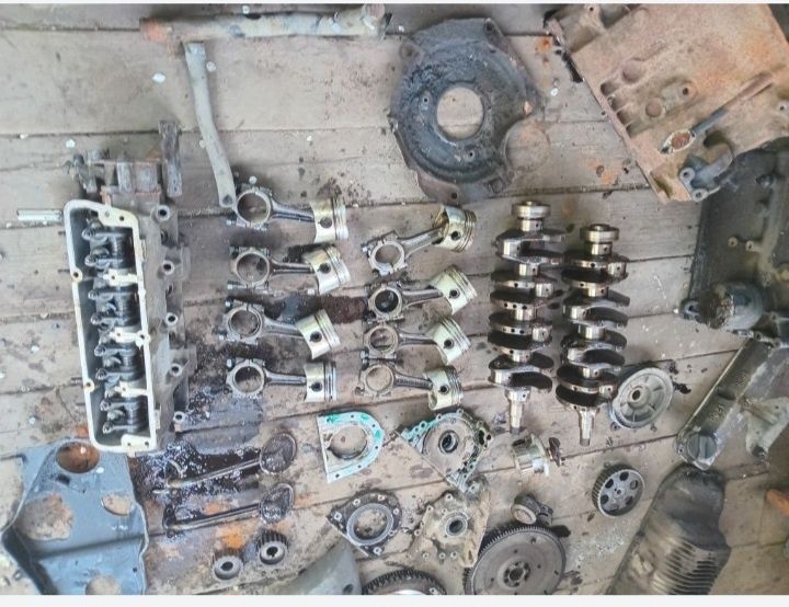 Двигатель в разборе