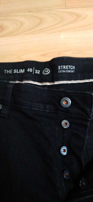 Класичні, прямі джинси Levi's. Оригінал