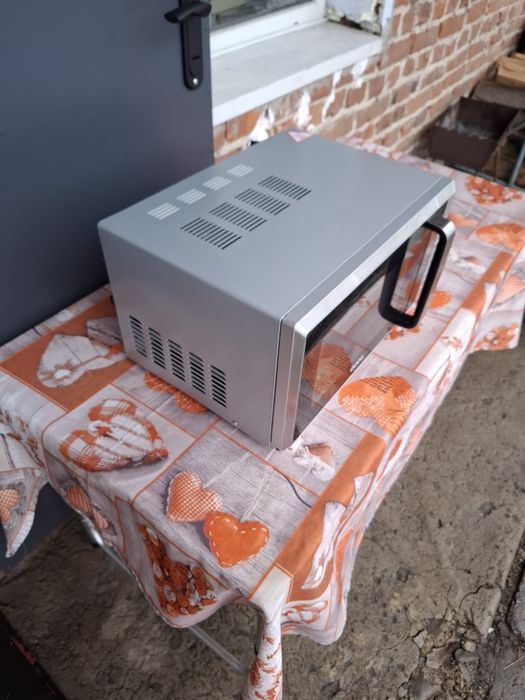 Мікрохвильова піч QUIGG