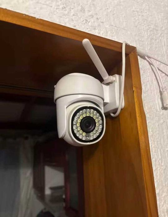 Câmera de exterior Wi-Fi - Visão noturna e detecção de movimentos