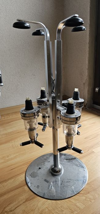 Obrotowy dozownik na alkohol