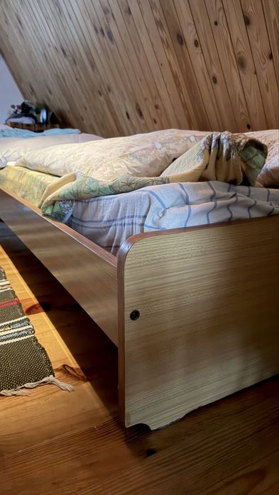 Łóżko z materacem 195 × 95 cm