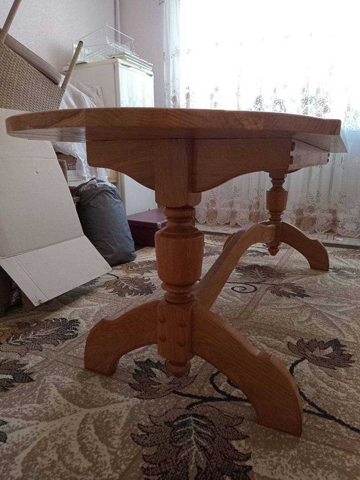 Стіл обідній 6-8 персон. Ручної роботи