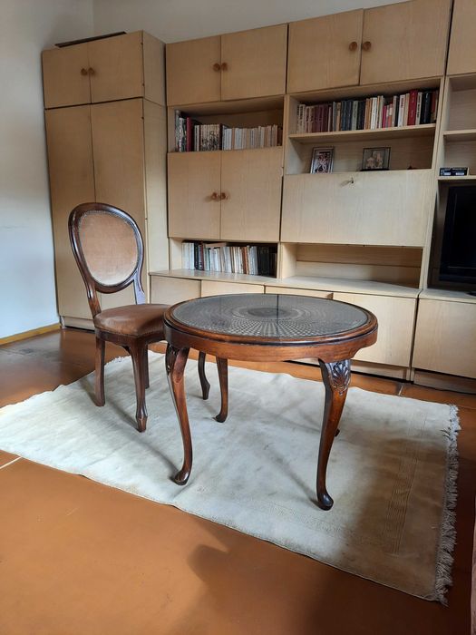 stół okrągły antyk drewno rattan i krzesło styl Ludwikowski-  komplet