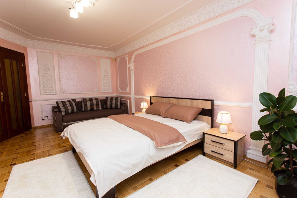 Центр. Вул. Липова. З кімнати. Звітні документи. Квартира подобово